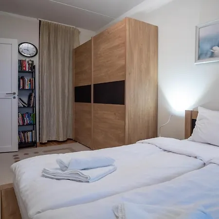 Appartement Dream - One Bedroom With Balcony By The Sea