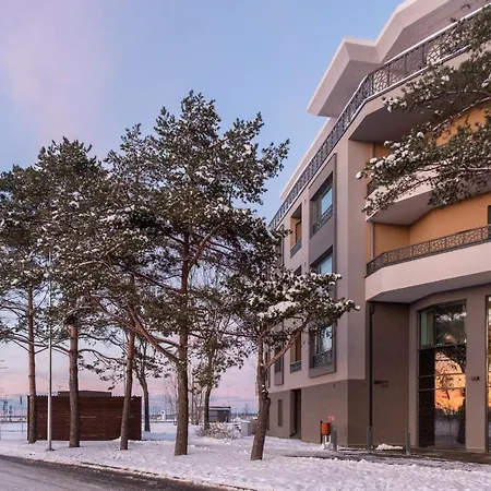 Dream - One Bedroom With Balcony By The Sea *